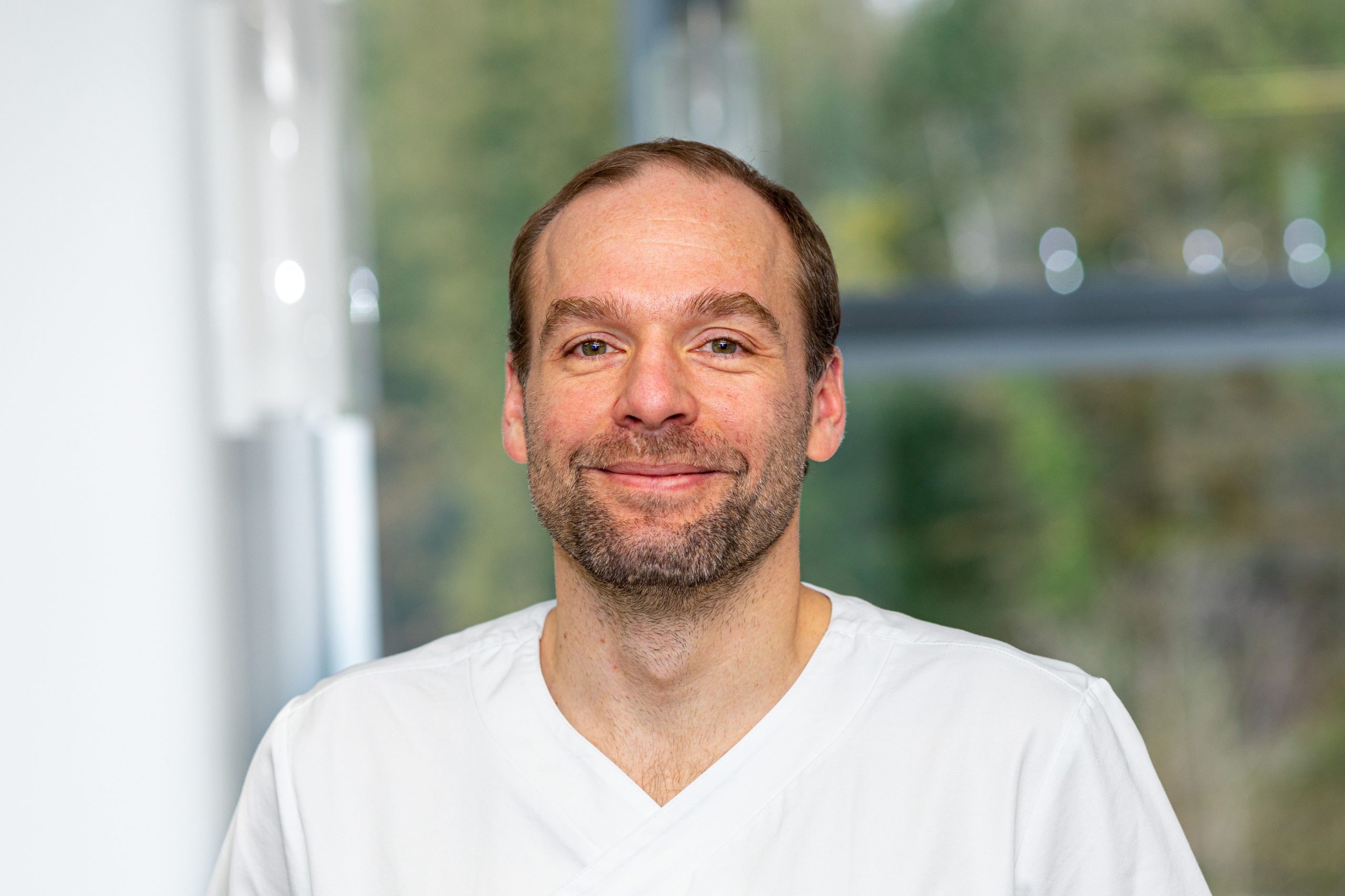 Christoph Burkl, Ärztlicher Leiter der Abteilung für Schmerzmedizin und konservative Orthopädie an der RoMed Klinik Prien am Chiemsee; Copyright RoMed Kliniken Christoph Burkl, Ärztlicher Leiter der Abteilung für Schmerzmedizin und konservative Orthopädie an der RoMed Klinik Prien am Chiemsee; Copyright RoMed Kliniken
