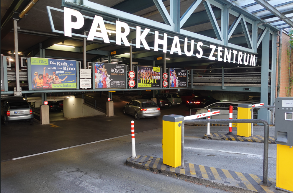 Rosenheim: Parkhaus P1 mehrheitlich beschlossen – Zickzackkurs-Vorwürfe im Stadtrat