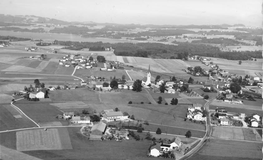 Luftaufnahme von 1967: Stephanskirchen hatte noch viel Platz zum Wachsen