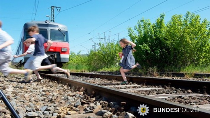Gegenstände auf Gleisen: Bundespolizei ermittelt nach zwei Vorfällen