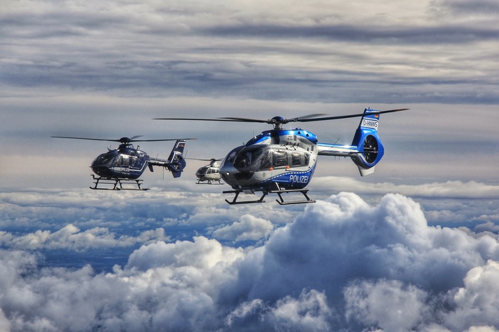 13 Polizeihubschrauber trainieren im Oktober in der Alpenregion