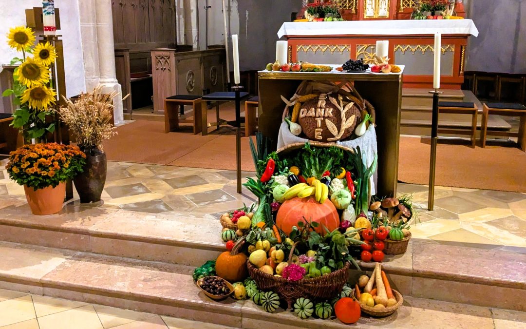 Erntedank in Kammer: Volle Kirche und geselliges Fest im Pfarrheim