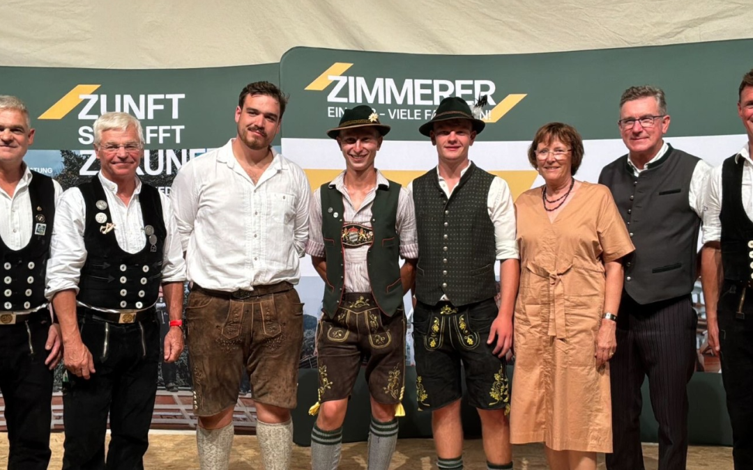 83 neue Gesellen: Zimmerer und Friseure feiern erstmals gemeinsam in Rosenheim