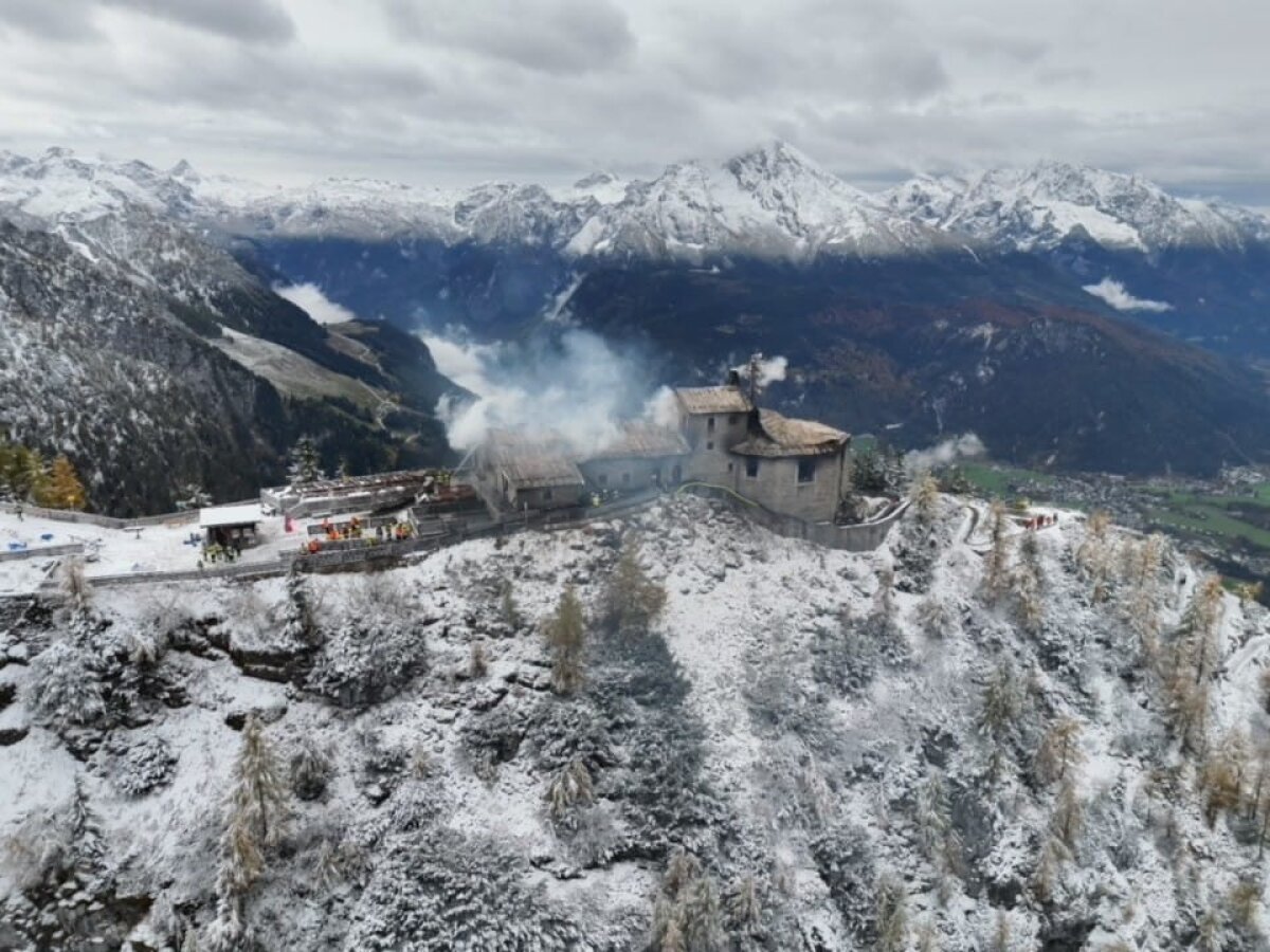 fittosize_1200_0_33841df4176bfb6d83fb3457fab1fc97_261024_ppobs_brand_kehlsteinhaus4 Blick auf die Brandruine. Foto: Polizeipräsidium Oberbayern Süd
